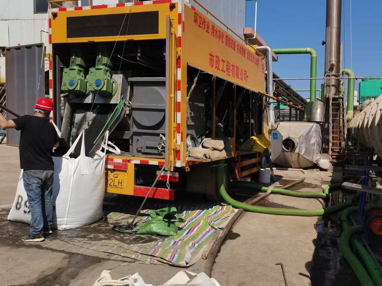 雁塔淤泥压干处理